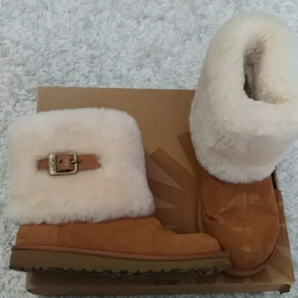 Uggs - Picture 3 of 4